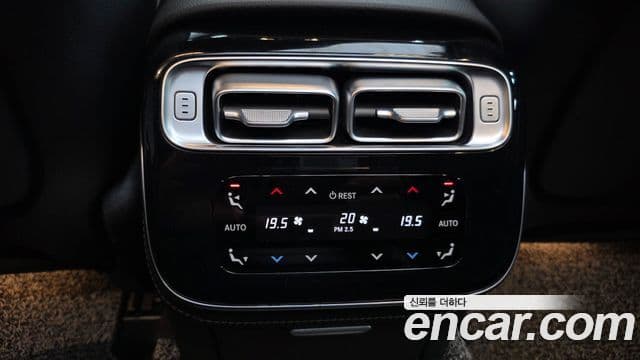 Mercedes-Benz S-Class 2022 — Photo 32/32