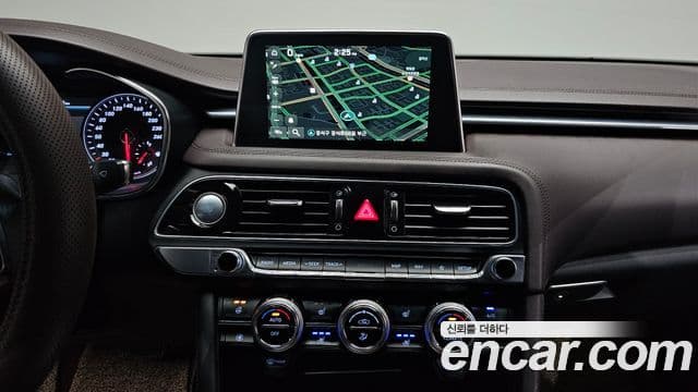 Genesis G70 2019 — ფოტო 13/20