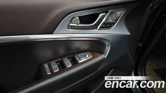 Genesis G70 2019 — ფოტო 16/20