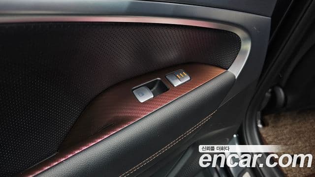 Genesis G70 2019 — ფოტო 19/20