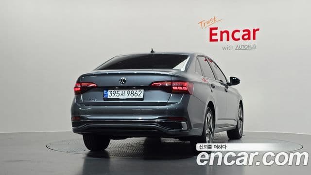 Volkswagen Jetta 2023 — ფოტო 4/20