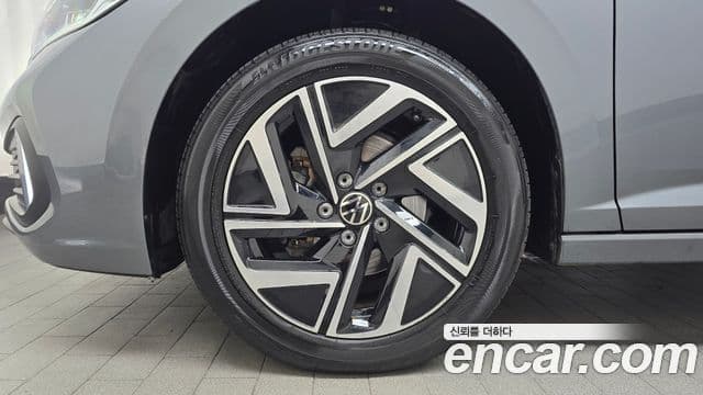 Volkswagen Jetta 2023 — ფოტო 5/20