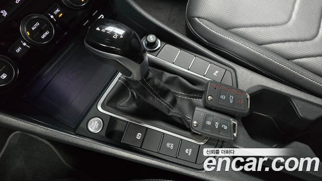Volkswagen Jetta 2023 — ფოტო 9/20