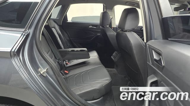 Volkswagen Jetta 2023 — ფოტო 12/20