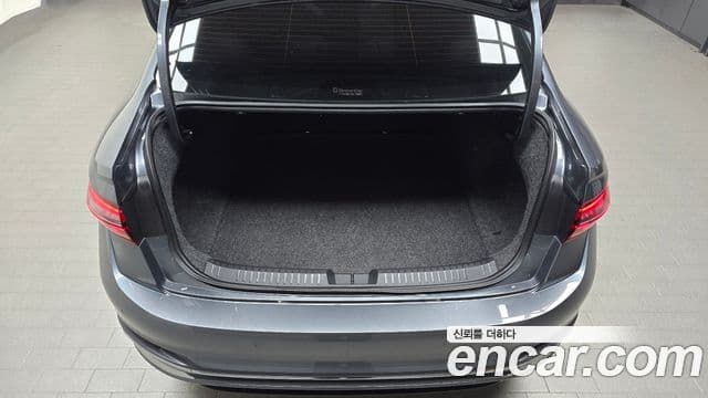 Volkswagen Jetta 2023 — ფოტო 20/20