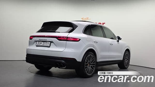 Porsche Cayenne 2019 — Фото 1/20