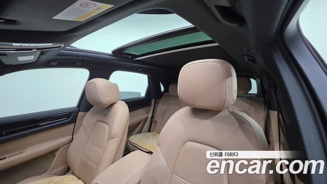 Porsche Cayenne 2019 — Фото 10/20