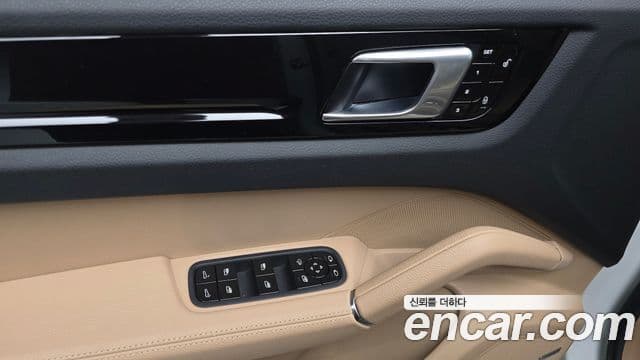Porsche Cayenne 2019 — Фото 12/20