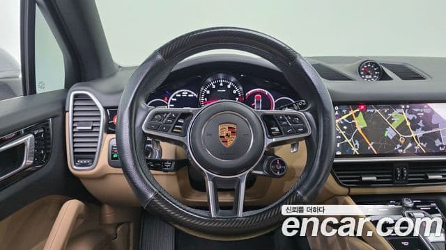 Porsche Cayenne 2019 — Фото 14/20