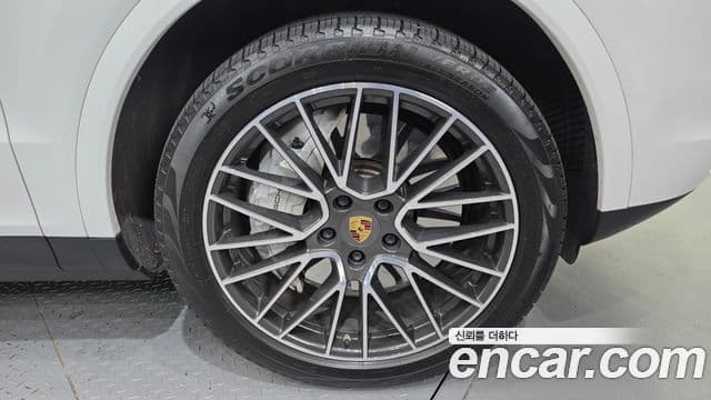 Porsche Cayenne 2019 — Şəkil 19/34
