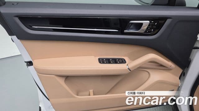 Porsche Cayenne 2019 — Şəkil 11/34