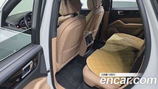 Porsche Cayenne 2019 — Şəkil 27/34