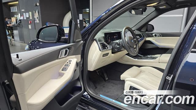 BMW X5 2025 — Фото 10/20