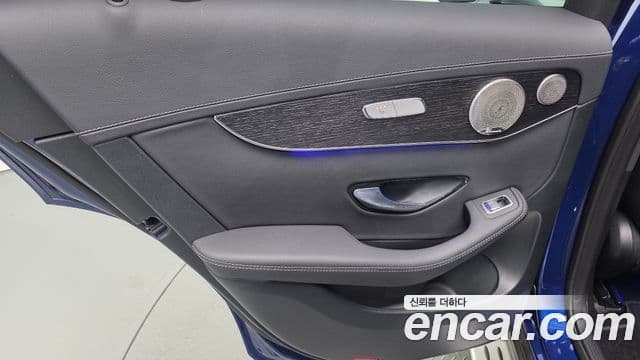 Mercedes-Benz GLC-Class 2021 — Photo 30/34