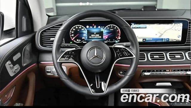 Mercedes-Benz GLE-Class 2026 — Фото 17/19