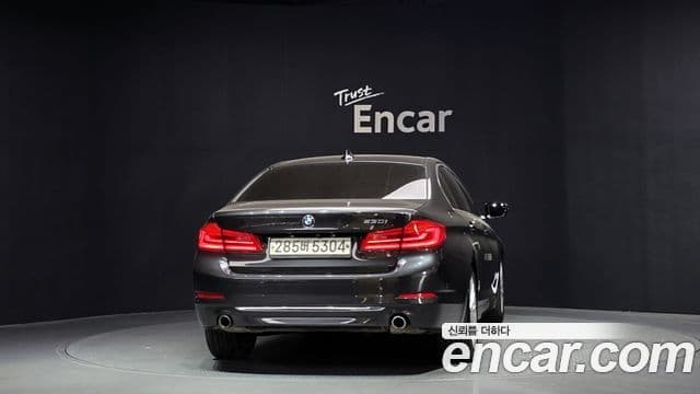 BMW 5 Series 2019 — Photo 31/31
