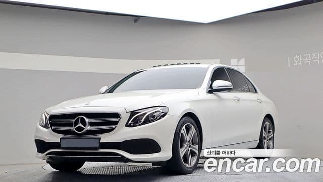 Mercedes-Benz E-Class 2019 — ფოტო 1/20