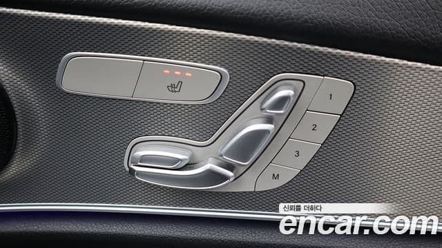Mercedes-Benz E-Class 2019 — ფოტო 17/20