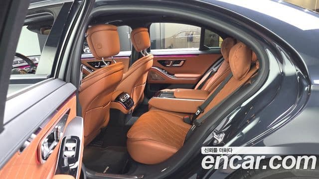 Mercedes-Benz S-Class 2021 — Photo 24/33