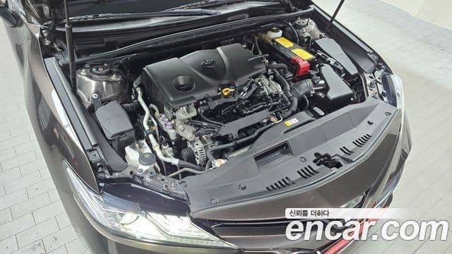 Toyota Camry 2019 — ფოტო 6/20