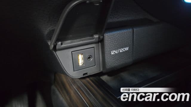 Toyota Camry 2019 — ფოტო 20/20