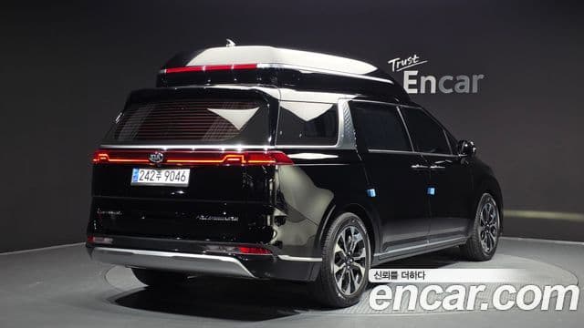 Kia Carnival 2021 — ფოტო 2/20