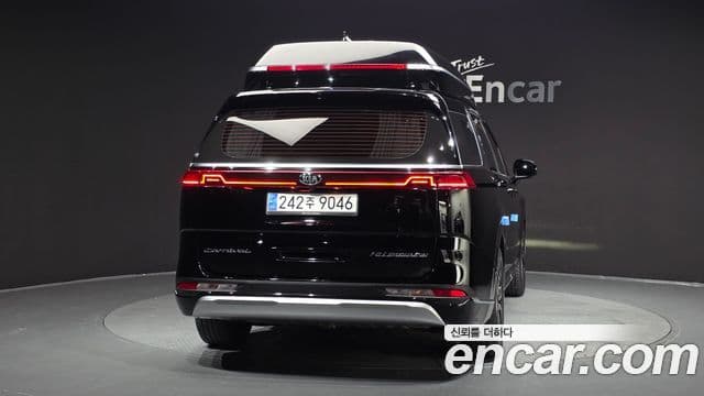 Kia Carnival 2021 — ფოტო 4/20