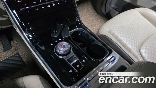 Kia Carnival 2021 — ფოტო 9/20