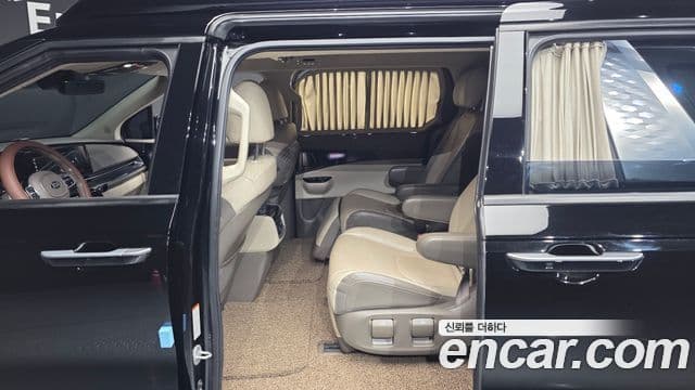Kia Carnival 2021 — ფოტო 11/20
