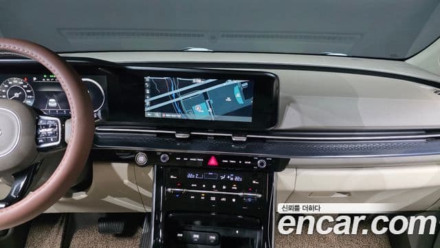 Kia Carnival 2021 — ფოტო 15/20