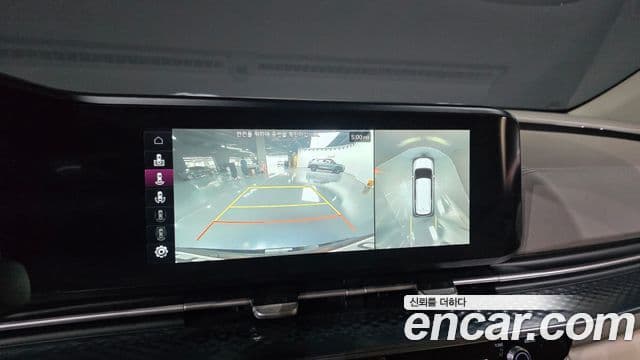 Kia Carnival 2021 — ფოტო 16/20