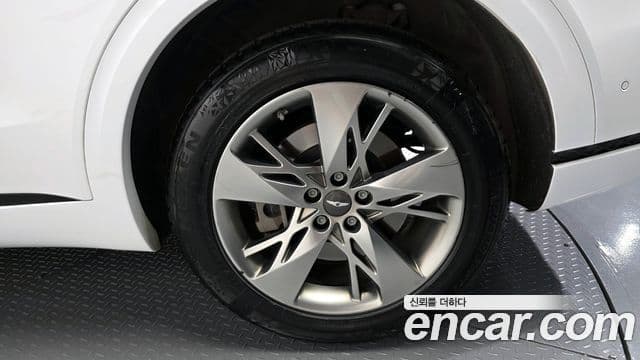 Genesis GV70 2021 — Şəkil 29/33
