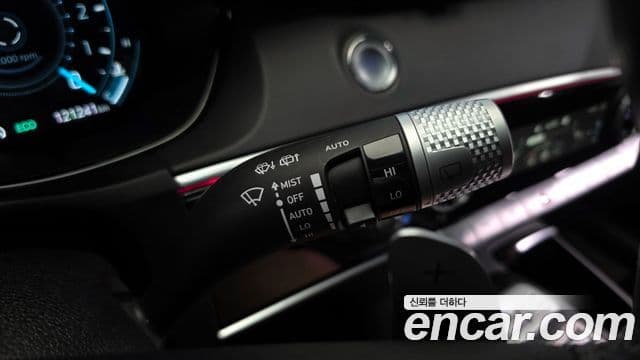 Genesis GV70 2021 — Şəkil 13/33
