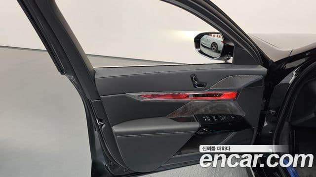 BMW 7 Series 2025 — Photo 12/41