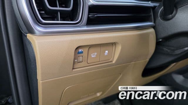 Kia Sorento 2023 — Фото 17/20