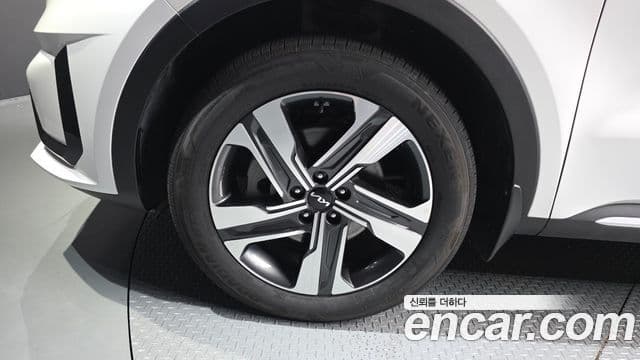 Kia Sorento 2023 — Şəkil 5/20