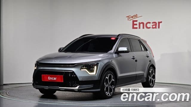 Kia Niro 2022 — ფოტო 1/20