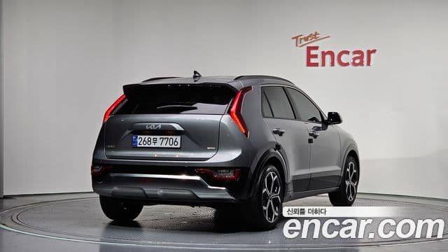 Kia Niro 2022 — ფოტო 2/20