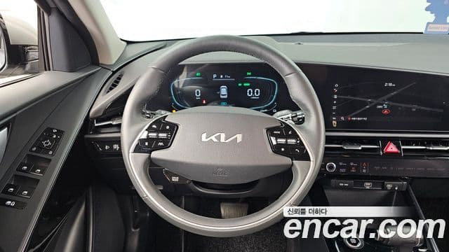 Kia Niro 2022 — ფოტო 13/20