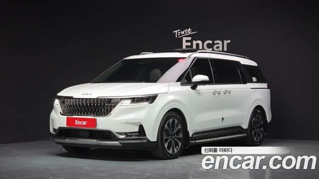 Kia Carnival 2023 — Фото 1/20