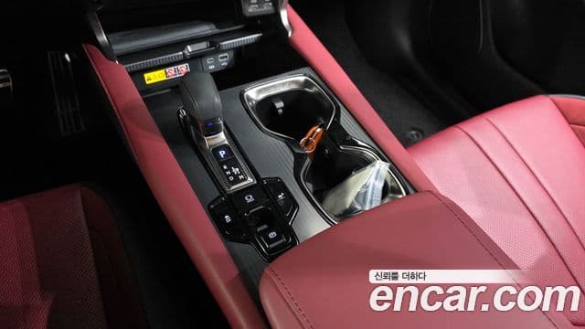 Lexus RX500h 2024 — ფოტო 8/20