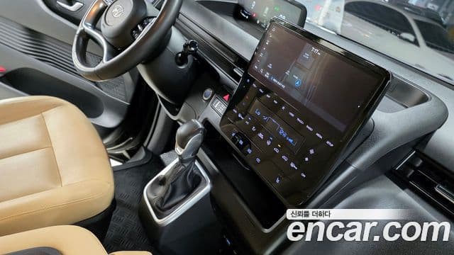 Hyundai Staria 2021 — ფოტო 12/19