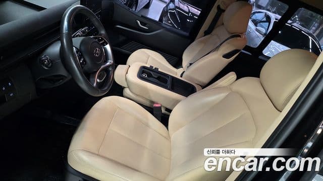 Hyundai Staria 2021 — ფოტო 16/19