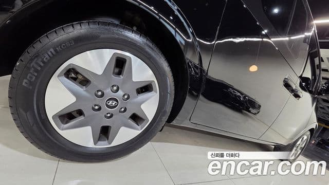 Hyundai Staria 2021 — ფოტო 18/19