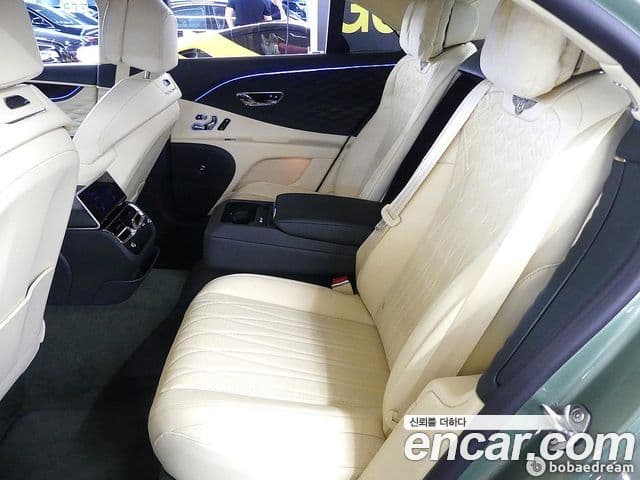 Bentley Flying Spur 2022 — Şəkil 19/20