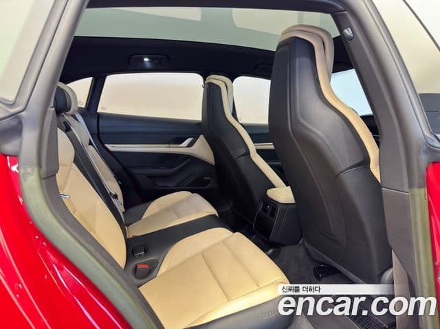 Porsche Taycan 2023 — Şəkil 17/20