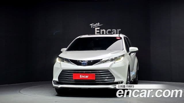 Toyota Sienna 2024 — Şəkil 2/20
