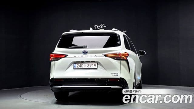 Toyota Sienna 2024 — Şəkil 3/20