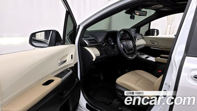 Toyota Sienna 2024 — Şəkil 6/20