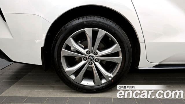 Toyota Sienna 2024 — Şəkil 19/20